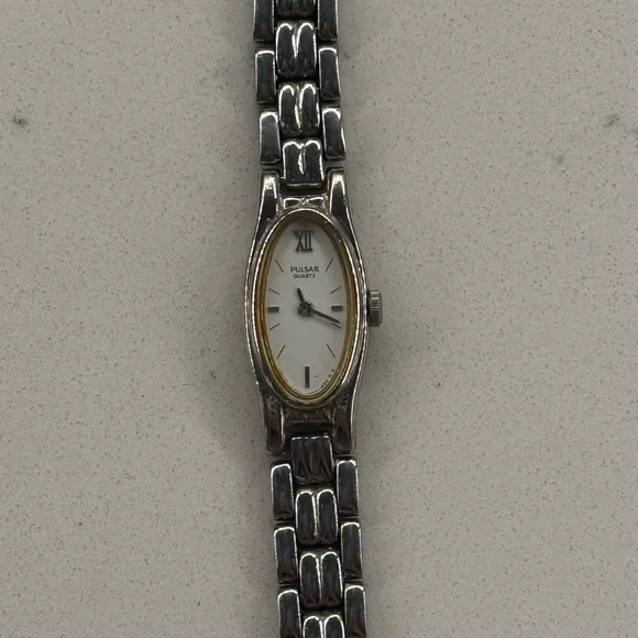 Pulsar | Accessories | Vintage Rare Oval Thin Pulsar Silver  display picture 3